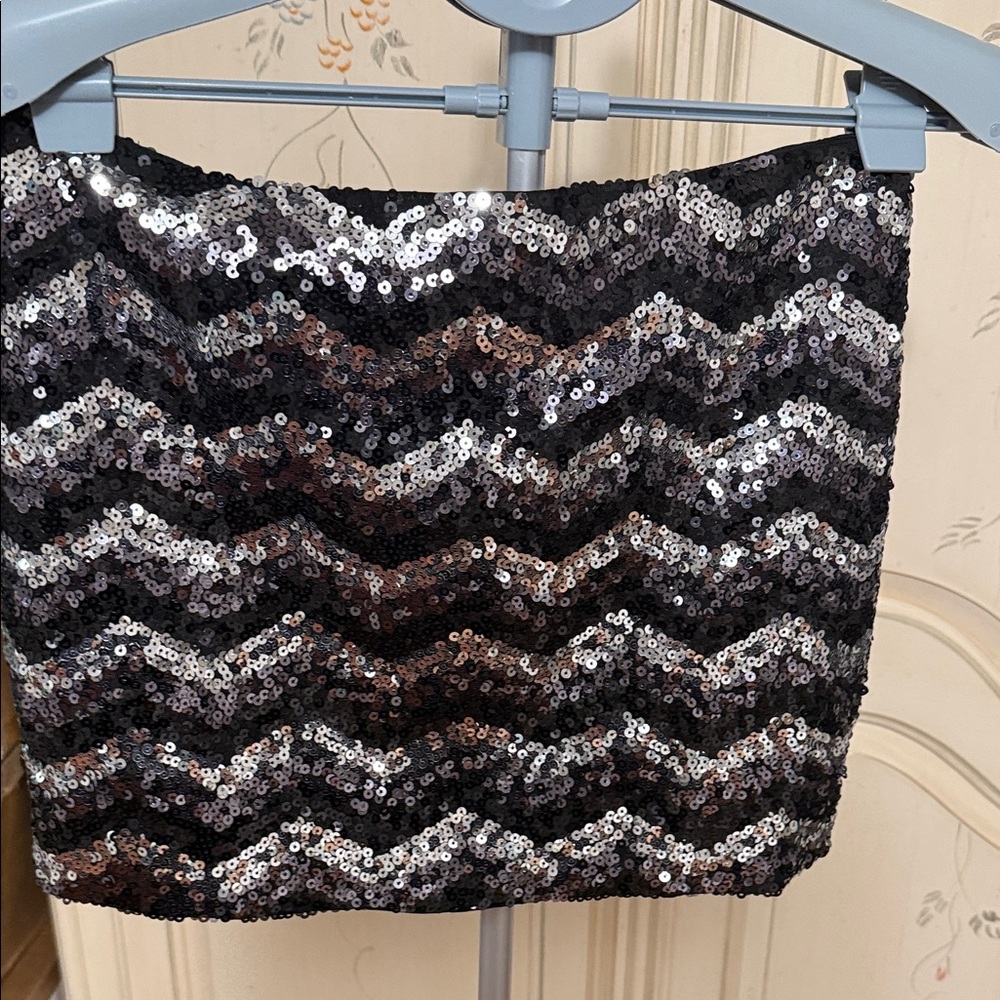 Bebe 2b Sequin Chevron Skirt - Black, Silver, grey M